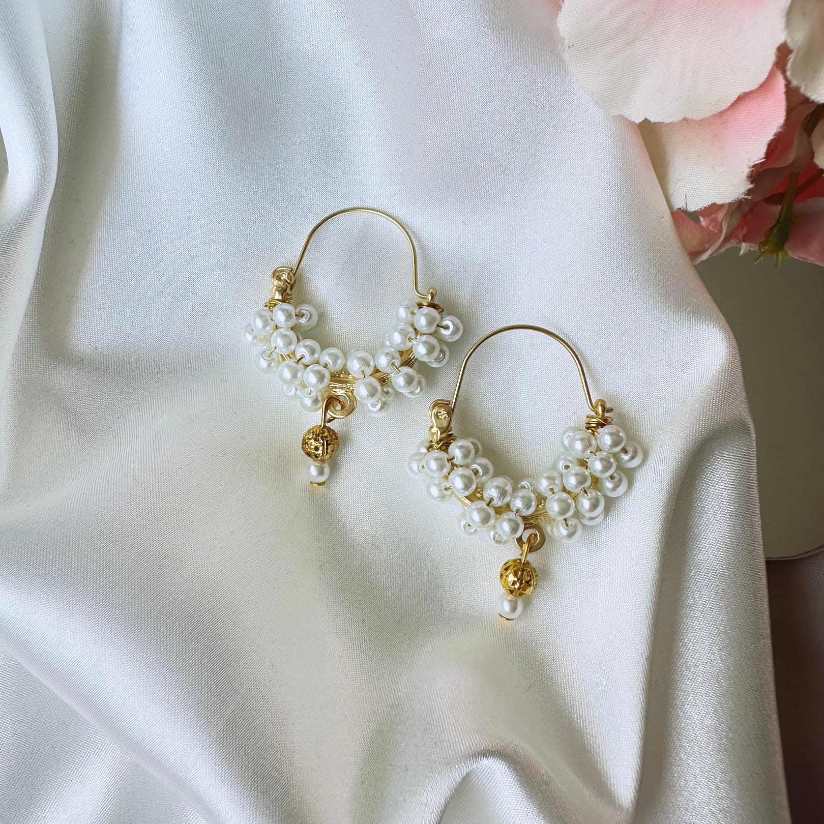 Naušnice White Pearls