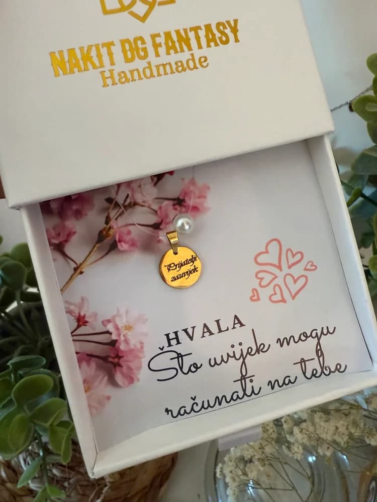 Nevidljiva ogrlica Bestie – fotografija 1 od 5