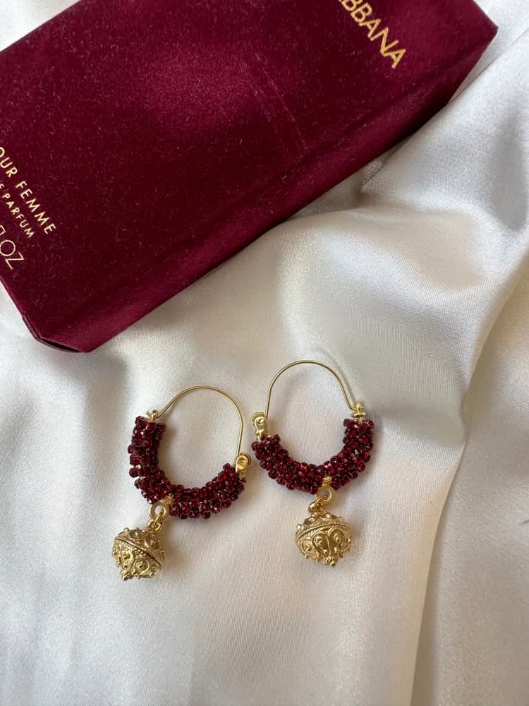Burgundy Aura – fotografija 1 od 6
